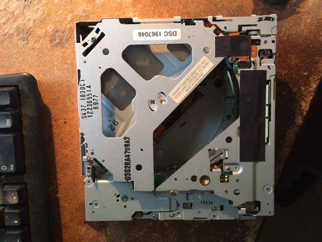2004 Tahoe CD Player.JPG